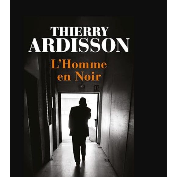 Thierry Ardisson avait publié un ultime livre, "L'Homme en noir", sorti le 7 mai 2025 chez Plon.