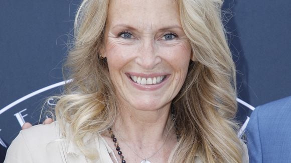 Estelle Lefébure inspire avec une routine beauté minimaliste et efficace très facile à adopter