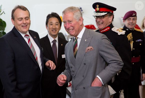 Le prince Charles visite l'entreprise Yamazaki Mazak a Worcester. Le 6 juin 2013  06 June 2013. Prince Charles, Prince of Wales, visits Yamazaki Mazak in Worcester, one of the world's leading manufacturers of computer numerical controlled (CNC) metal-cutting and laser processing machine tools also known as 'mother machines'.06/06/2013 - Worcester