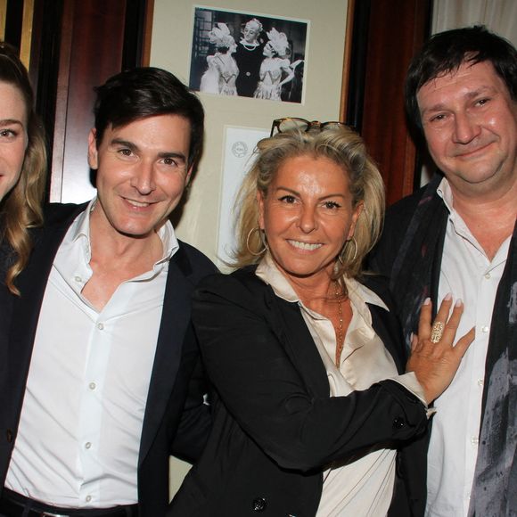 Aurore Morisse, Harold Hessel, Caroline Margeridon, Stéphane Vanhandenhoven - People à la soirée "Signature des écrivains" au Fouquet's à Paris. Le 24 novembre 2021
© Baldini / Bestimage