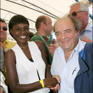 "JACQUES VILLERET" ET SON AMIE CELLI 17EME JOURNEE DE COURSES AU PROFIT DE L' ASSOCIATION "PERCE NEIGE" SUR L' HIPPODROME "JEAN GABIN" DE MOULINS LA MARCHE