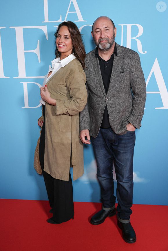 Kad Merad, Julia Vignali assistant à la première du film La Vie Pour De Vrai tenue au Pathe Wepler, à Paris, France le 18 avril 2023. Photo by David Boyer/ABACAPRESS.COM