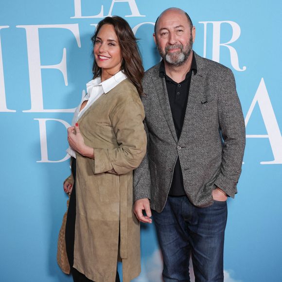 Kad Merad, Julia Vignali assistant à la première du film La Vie Pour De Vrai tenue au Pathe Wepler, à Paris, France le 18 avril 2023. Photo by David Boyer/ABACAPRESS.COM