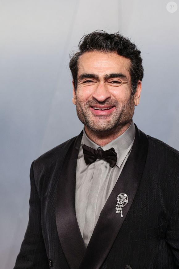 Kumail Nanjiani

Los Angeles, CA 2026 Vanity Fair Oscar Party (98th Annual Academy Awards) Hosted By Mark Guiducci held at the David Geffen Galleries at the Los Angeles County Museum of Art (LACMA) at 5905 Wilshire Blvd in Museum Row, Miracle Mile, Los Angeles.



Sur la photo : Kumail Nanjiani