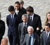 Ses 3 enfants encore vivants, Paul, Stella et Florence Belmondo, se les déchirent au tribunal
Les membres de la famille, Florence Belmondo, Alain Belmondo (frère), Luana, Stella, Annabelle, Paul, Alessandro, Victor, Florence (Fille), Giacomo, Olivier (Neveu fils d'Alain), Muriel Belmondo (soeur) lors de la cérémonie d’hommage national à Jean-Paul Belmondo à l’Hôtel des Invalides à Paris, France, le 9 septembre 2021. © Dominique Jacovides/Bestimage