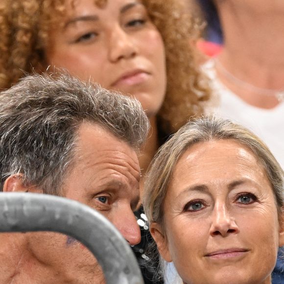 Anne-Sophie Lapix et son mari Arthur Sadoun dans les tribunes de la finale Hommes "France vs Pologne" de volley-ball lors des Jeux Olympiques Paris 2024. Le 10 août 2024
© P.Perusseau-D.Jacovides / Bestimage