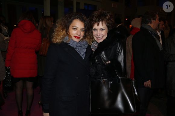 Archives - A Paris, Catherine Laborde et sa fille Gabriele, lors de la 2ème édition de la fête de la télé, au Grand Palais. Le 12 décembre 20121
© Christophe Aubert via Bestimage