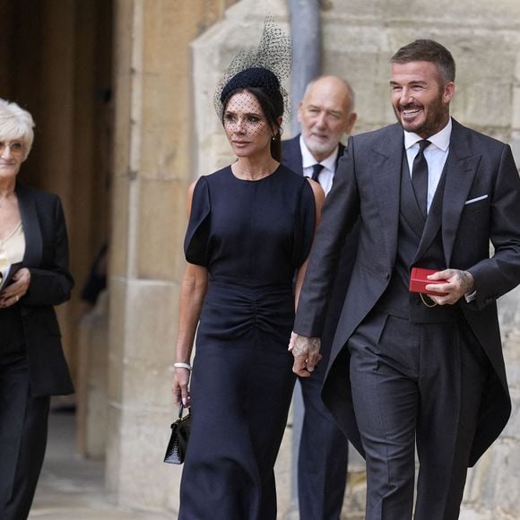 Sir David Beckham, avec son épouse Victoria et ses parents Ted et Sandra Beckham, après avoir été fait Chevalier Bachelor lors d'une cérémonie d'investiture au château de Windsor, Berkshire, Royaume-Uni, le 4 novembre 2025. Photo by Andrew Matthews/PA Photos/ABACAPRESS.COM