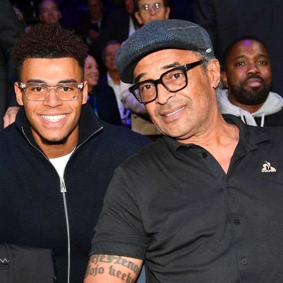 L'ancien tennisman est venu avec sa compagne Malika.

Désiré Doué ( PSG), Yannick Noah  - Jannik Sinner remporte le Rolex Paris Masters 2025 face à Félix Auger-Aliassime à la Défense Arena . © Veeren/Bestimage