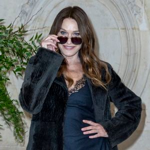Carla Bruni - Photocall du défilé Dior "Collection Haute Couture Printemps/Eté 2026" lors de la Fashion Week de Paris (PFW), au musée Rodin, à Paris, France, le 26 janvier 2026. © Olivier Borde/Bestimage