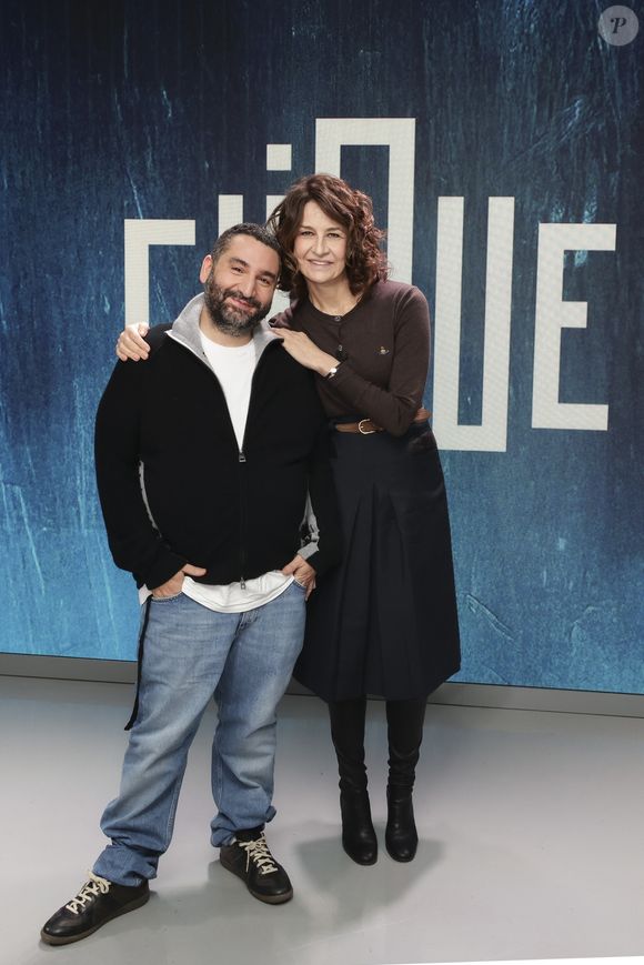 Exclusif - Mouloud Achour, Valérie Lemercier, sur le plateau de Clique (Midi) présenté par M.Achour, et diffusé sur Canal + le 4 novembre 2025, à Paris, France, le 28 octobre 2025. © Jack Tribeca/Bestimage