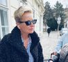 Interrogée par "Télé Star", l'ex-mannequin a abordé le sujet de ce changement capillaire.

Adriana KAREMBEU, arrivée à l'hôtel Le Méridien pour le bal de l'Opéra 2026 à Vienne, Autriche, le 12 février 2026.

Photo : Action Press / Bestimage