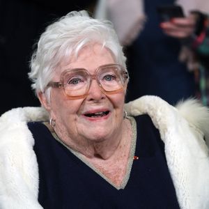 "Je ne m'y attendais pas"

Line Renaud - Line Renaud, 97 ans, a inauguré un jardin public qui porte son nom, à Lille, France.

© Claude Dubourg/Bestimage