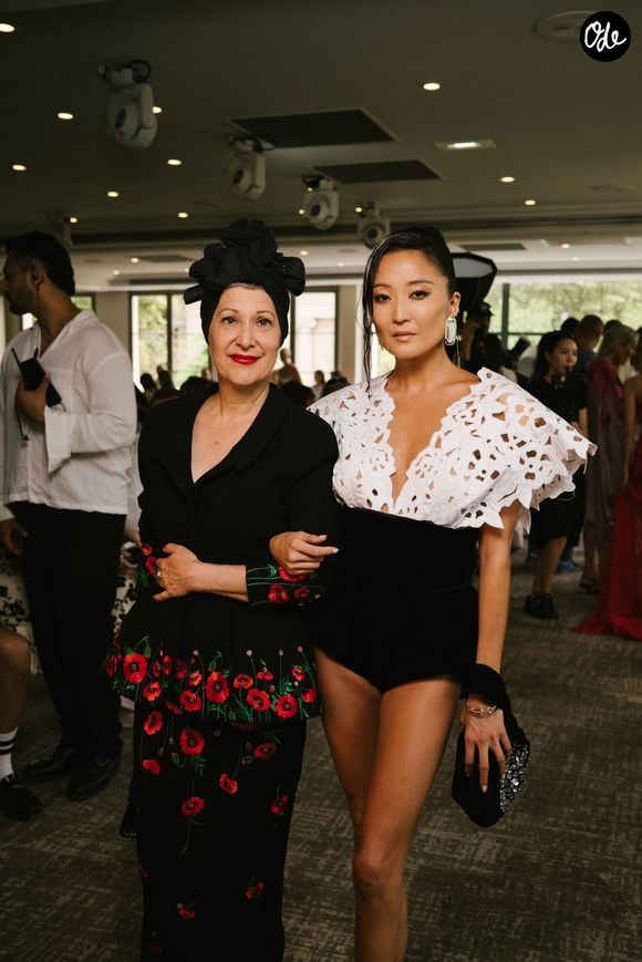 Ashley Park  au front row du défilé de mode Yanina Couture Collection Haute Couture Automne/Hiver 2026-2027 lors de la Fashion Week de Paris (PFW) au Pavillon Gabriel, France, le 7 juillet 2026. © Sam Delpech/Bestimage