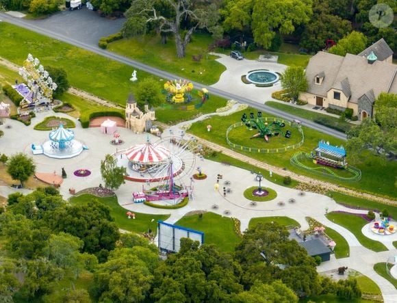 Los Angeles, CA - EXCLUSIF - Le Neverland Ranch de Michael Jackson reprend vie alors que les producteurs d'un nouveau biopic sur la vie et la carrière de la légende controversée de la pop reconstruisent son ancienne maison et son parc d'attractions tristement célèbres.
Sur la photo : Michael Jackson 
Backgrid USA / Bestimage