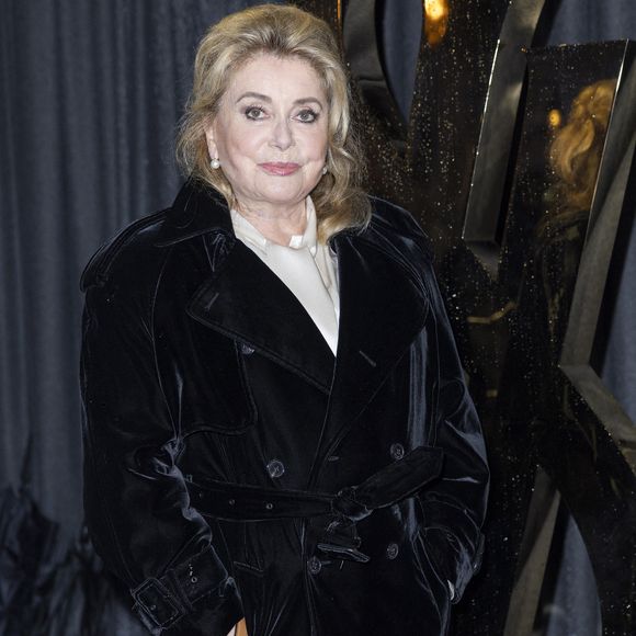 Catherine Deneuve au photocall du défilé Saint Laurent, Collection Prêt-à-porter Printemps / Eté 2025 dans le cadre de la Fashion Week de Paris le 24 septembre 2024. © Olivier Borde / Bestimage