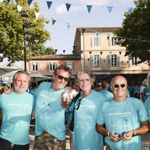Marcel Campion, guest, Jean-Luc Reichmann, Gérald Passedat, Alain Kwiatowski, Franck Provost lors de la 6ème édition du tournoi de pétanque caritative Turquoise place des lices au profit pour la deuxième année de l’association soleil d’enfance.
Saint-Tropez, le 10 août 2025.

© Jack Tribeca / Bestimage