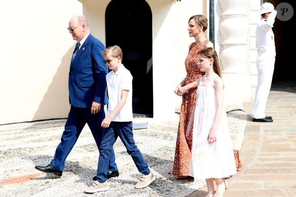 Le prince Albert II de Monaco, la princesse Charlène et le prince Jacques et la princesse Gabriella - Cérémonie d’ouverture de la 6ème édition des Rencontres des Sites Historiques Grimaldi de Monaco, et remise des Trophées aux Officiels le 14 juin 2025. LL. AA. SS. le Prince Albert II et la Princesse Charlène, accompagnés de S.A.S. le Prince héréditaire Jacques et S.A.S. la Princesse Gabriella, ont ouvert ce samedi 14 juin, à 10h00, la 6ème édition des Rencontres des Sites Historiques Grimaldi de Monaco, organisée par la Fédération éponyme.

© Caudia Albuquerque / Bestimage