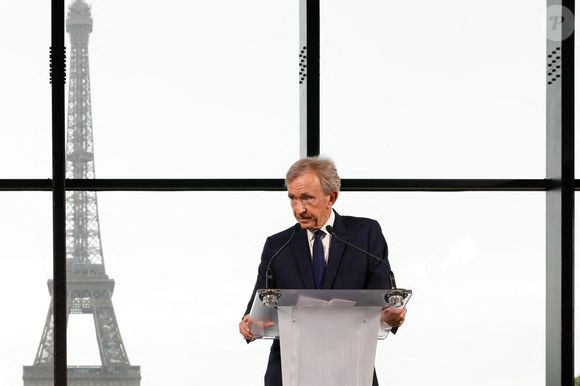 Bernard Arnault - LVMH devient Partenaire Premium des Jeux Olympiques et Paralympiques de Paris 2024 et apportera son excellence créative et ses savoir-faire aux différents temps forts de célébration des Jeux Olympiques et Paralympiques de Paris 2024 au Grand Palais Éphémère à Paris le 24 juillet 2023. © Marc Ausset-Lacroix/Bestimage