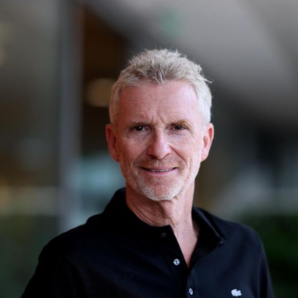 Denis Brogniart ne commente pas seulement les exploits des sportifs et des courageux candidats de "Koh-Lanta", il les fait, aussi ! 

Denis Brogniart au village lors des Internationaux de France de Tennis de Roland Garros. © Moreau/Jacovides/Bestimage