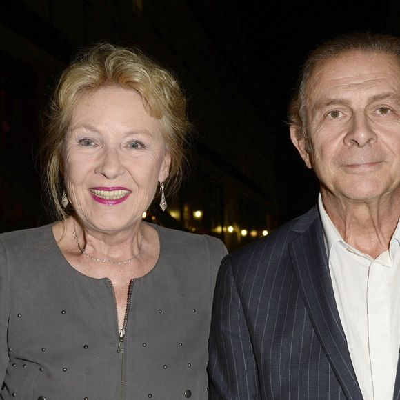 Un couple atypique mais uni

Maaike Jansen et Roland Giraud - People à la générale de la pièce "Un dîner d'adieu" au Théâtre Edouard Vll à Paris le 15 septembre 2014.  
©COADIC GUIREC / BESTIMAGE