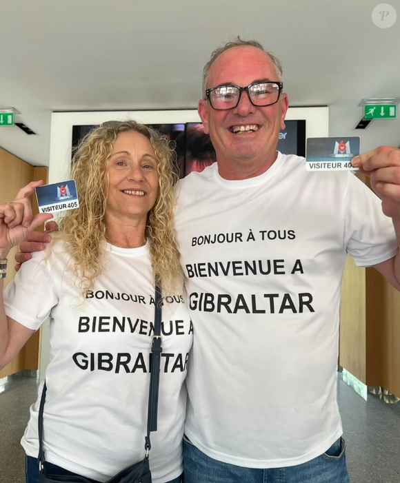 Adrian Traverso est l'homme qui marie les couples 
Adrian Traverso de "Mariés au premier regard" avec son épouse Angela - Instagram