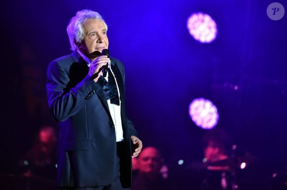 Le musicien a récemment fait ses adieux à la scène à l'issue d'une dernière tournée triomphale à travers la France

Exclusif - Michel Sardou aux Arènes de Nîmes pour le second concert de sa dernière tournée "La Dernière Danse" le 7 juillet 2017. © Bruno Bebert / Bestimage