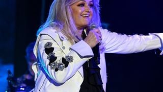 Les professionnels l'avaient mise en garde mais Bonnie Tyler ne les a pas écoutés : grâce à cela, sa carrière a décollé