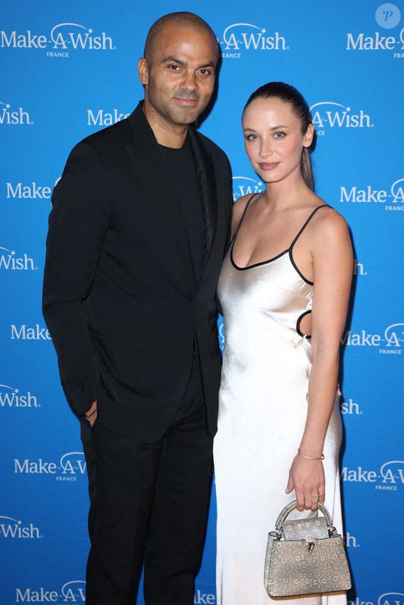 Tony Parker et Agathe Teyssier assistent au photocall " Make a Wish Gala " à Paris, France, le 25 novembre 2024 à Paris, France. Photo by Jerome Dominé/ABACAPRESS.COM