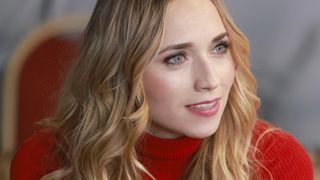 Envie d'avoir une peau impeccable comme Chloé Jouannet ? L'actrice utilise un produit de beauté bien précis pour prendre soin de son visage