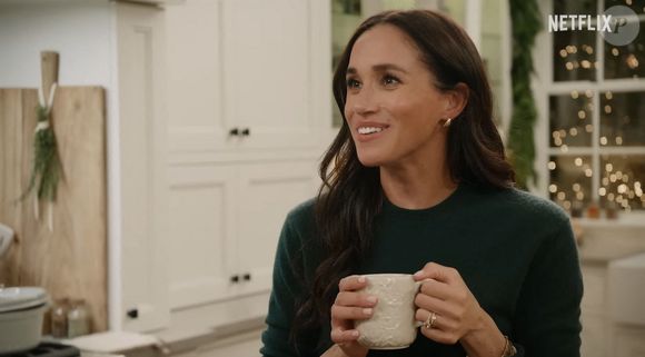 Les internautes remarquent que la petite fille a bien grandi.

Meghan Markle donne officiellement le coup d'envoi des vacances. Netflix a dévoilé la première bande-annonce de With Love, Meghan : Holiday Celebration, l'émission spéciale de la duchesse de Sussex qui sera diffusée sur le géant du streaming. Netflix / Backgrid UK / Bestimage