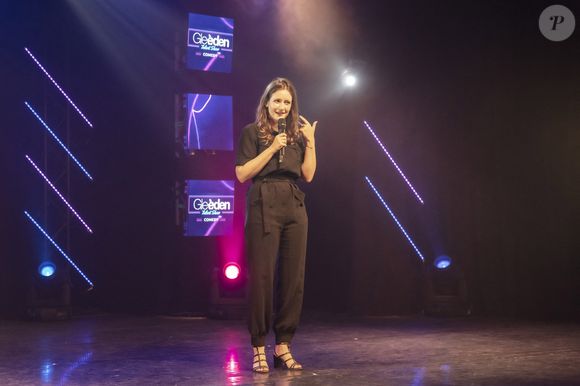 Elle s'appelle Stella

Rosa Bursztein - Les meilleurs talents du rire réunis lors du "Gleeden Talent Show" à l'Apollo Théâtre à Paris, le 26 juin 2021. Photo : Jack Tribeca / Bestimage