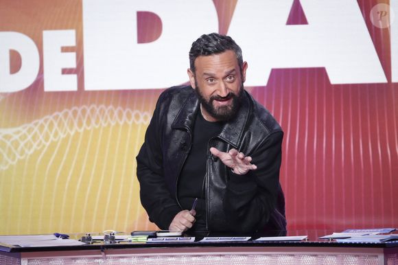 Exclusif - Cyril Hanouna, sur le plateau de l’émission « TPMP » présentée par C.Hanouna et diffusée en direct sur Youtube et sur toutes les box (SFR, FREE, Bouygues, MyCanal etc), Paris, France, le 24 mars 2025. © Jack Tribeca / Bestimage