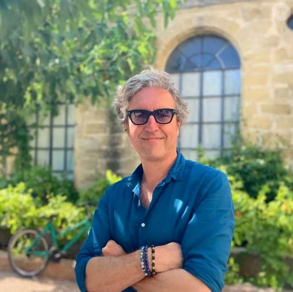 Benjamin Baroche, connu aussi pour "Ici tout commence", fait partie du casting.

Benjamin Baroche, alias Emmanuel Teyssier dans "Ici tout commence" - Instagram