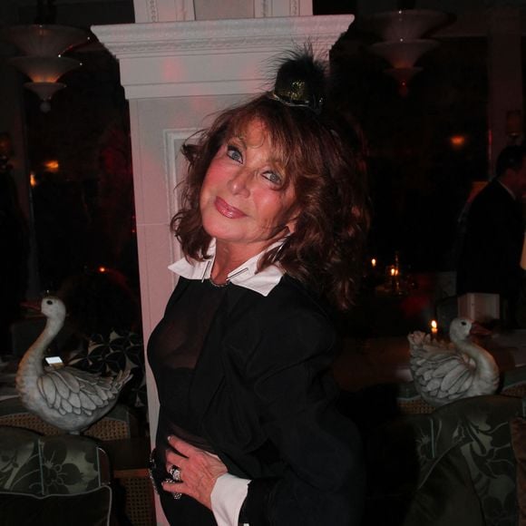 Alors qu'elle apparaissait régulièrement lors de l'événement qui célèbre les années 80, 

Julie Pietri lors de la soirée du nouvel an au restaurant Laurent Paris le 1er janvier 2026

© Philippe Baldini / Bestimage