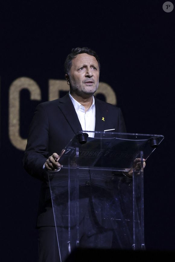 Arthur (Jacques Essebag) lors d'une cérémonie organisée par le Conseil des institutions juives de France (CRIF) en hommage aux victimes des attentats du Hamas du 7 octobre 2023 contre Israël, à l'occasion du premier anniversaire de l'événement, à Paris, le 7 octobre 2024. 

© Jack Tribeca / Bestimage