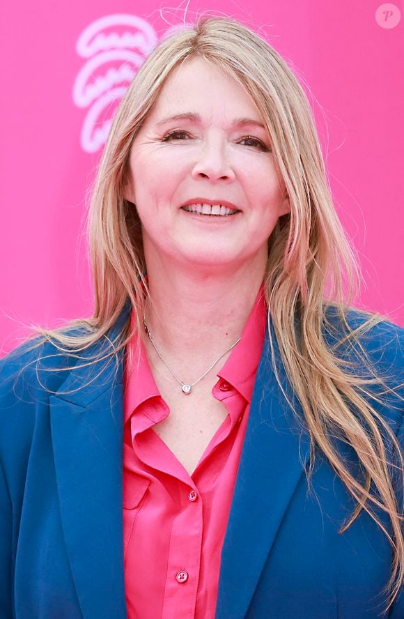 Le producteur travaille déjà sur une suite avec d’autres diffuseurs, laissant espérer un retour prochain de la série.

Hélène Rolles Les mystères de L'amour
CANNESERIES 2023 Saison 6 à Cannes, vendredi 14 avril 2023.