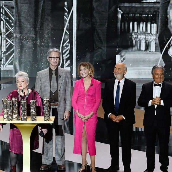 "On a longtemps cru que tout était acquis, on avait l’impression que ça durerait toujours. Et quand on est confronté à la réalité de la vie, cela rend le fait que l’autre soit encore là plus précieux", a poursuivi la célèbre comédienne.

Christian Clavier, Michel Blanc, Josiane Balasko, Thierry Lhermitte, Marie-Anne Chazel, Gérard Jugnot et Bruno Moynot lors de la 46e édition de la cérémonie des César du cinéma à l'Olympia à Paris, France, le 12 mars 2021. Photo by Pierre Villard/Pool/ABACAPRESS.COM