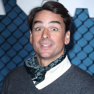 Julian Bugier assiste à la première de " La Cage " au Pathe Palace à Paris, France, le 04 novembre 2024. Photo par Jerome Dominé/ABACAPRESS.COM