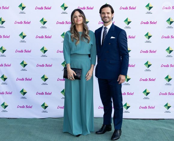 Un moment de détente pour Sofia qui a accouché il y a quelques mois de son quatrième enfant. 

Le prince Carl Philip de Suède, La princesse Sofia (Hellqvist) de Suède - 15ème  anniversaire de "Project Playground" au Musée du Jouet de Stockholm, le 25 septembre 2025. © Action Press / Bestimage