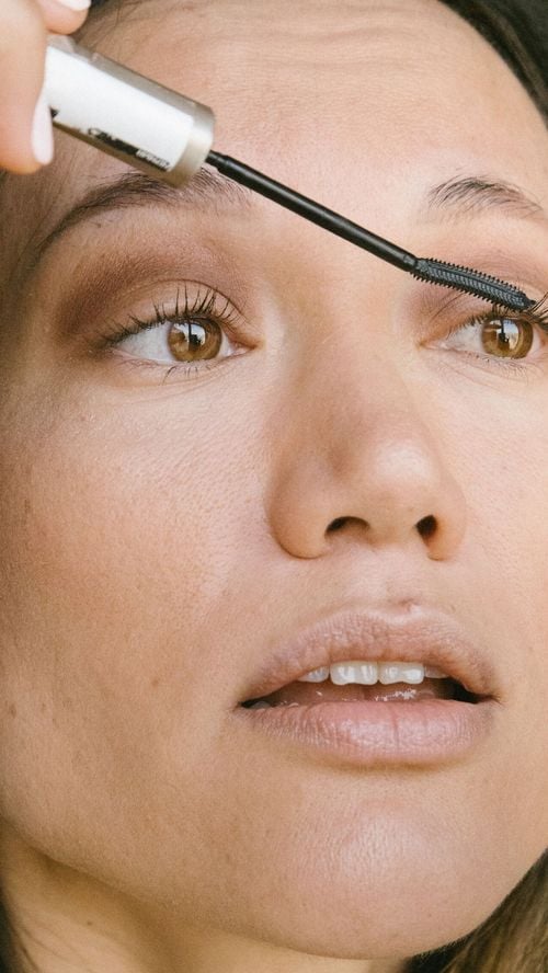 Le mascara plus indispensable: cette astuce maquillage va changer votre routine