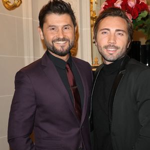 Les parents du petit Valentin ont réussi à aller de l'avant après le cambriolage de leur maison. 

Christophe Beaugrand et son mari Ghislain Gerin - 46ème édition du Gala "Best Awards" à l'hôtel Georges V à Paris le 11 décembre 2023. Le Four Seasons Hôtel George V Paris a été décoré, spécialement pour la soirée « The Best », par la Maison de l’Ouzbékistan en collaboration avec R. ROKICKI © Coadic Guirec / Bestimage