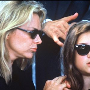 En cinq ans, elle avait perdu Michel Berger et leur fille Pauline.

France Gall avec sa fille Pauline Hamburger (13 ans) aux obsèques de Michel Berger à Paris en 1992. © AGENCE / BESTIMAGE
