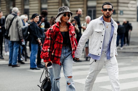 Street style, Camille Callen (Noholita) et son petit ami Saam arrivant au défilé de prêt-à-porter Redemption printemps-été 2020, qui s'est tenu à l'Hôtel de Ville, Paris, France, le 26 septembre 2019. Photo par Marie-Paola Bertrand-Hillion/ABACAPRESS.COM