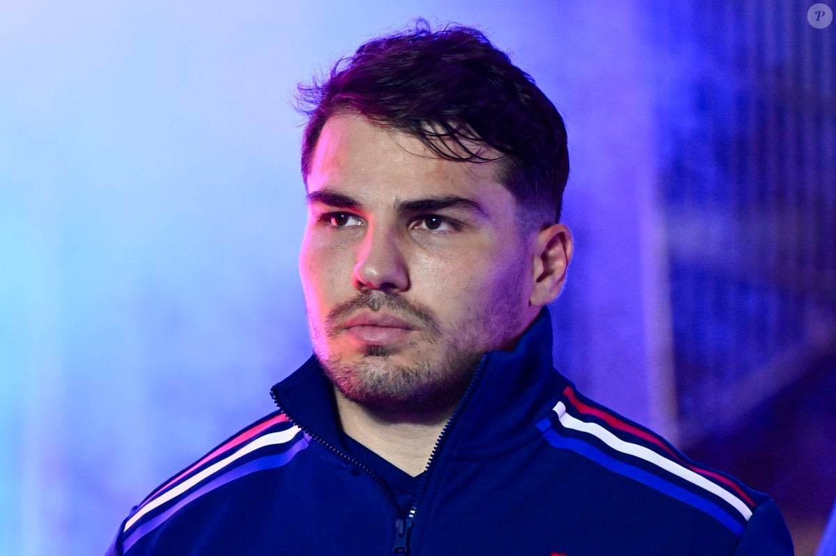 Antoine Dupont : Le capitaine du XV de France touché par une nouvelle qui  ne laisse personne indifférent - Purepeople