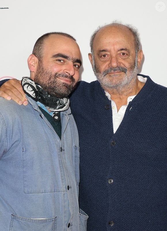 Exclusif - Joseph Chedid et Louis Chedid lors de la première représentation du spectacle "Soldat Rose" au Rex à Paris, France, le 21 octobre 2023. © Coadic Guirec/Bestimage
