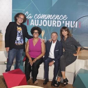 Mariage en vue pour l'une des figures de "Ca commence aujourd'hui"

Exclusif - Laurent Karila, Amina Yamgnane, Marc Geiger, Faustine Bollaert - La nouvelle saison de l'émission "ça commence aujourd'hui" sur France 2.

© Jack Tribeca / Bestimage