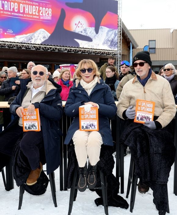Gérard Jugnot, Marie-Anne Chazel et Thierry Lhermitte - Séance de dédicaces du livre "Le Splendid par le Splendid" à l'occasion du 29ème Festival International du Film de Comédie de l'Alpe d'Huez le 23 Janvier 2026. © Dominique Jacovides/Bestimage