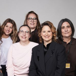 Exclusif - Elodie Poux et ses amies - Studio avec les artistes pour les surprises de l'enregistrement de l'émission "La chanson secrète N°14", présentée par N.Aliagas et diffusée le 26 décembre sur TF1, à Paris, France, le 9 décembre 2025. © Jacovides-Moreau/Bestimage