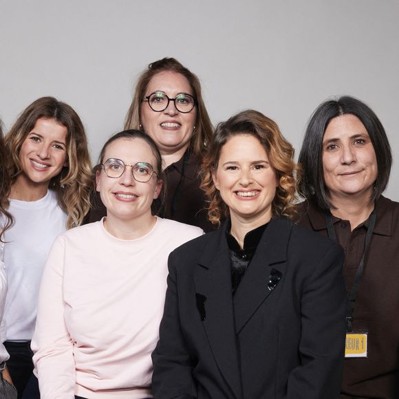Exclusif -  Elodie Poux et ses amies - Studio avec les artistes pour les surprises de l'enregistrement de l'émission "La chanson secrète N°14", présentée par N.Aliagas et diffusée le 26 décembre sur TF1, à Paris, France, le 9 décembre 2025. © Jacovides-Moreau/Bestimage